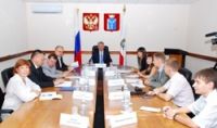 Губернатор Павел Ипатов встретился с активом Молодежного парламента области